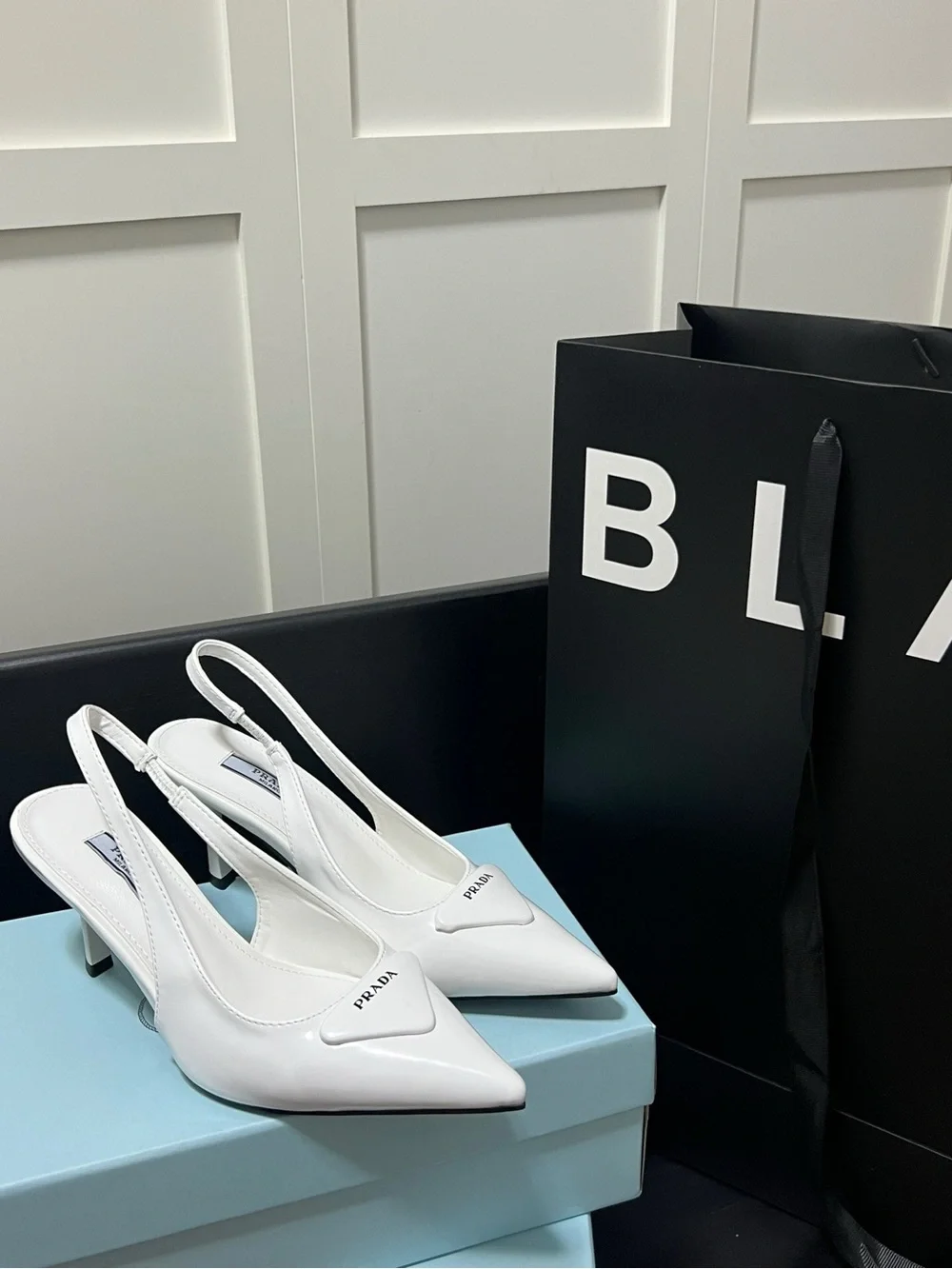 ❤️Prada Linea Rossa White Patent Leather Pointed Slingback Heels